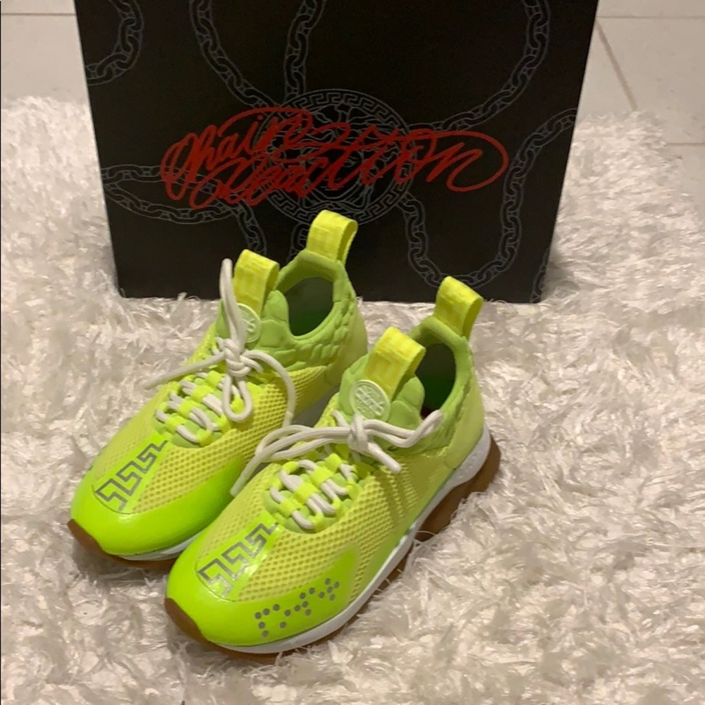 Versace Chain Reaction